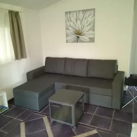 Studio Apartman Giardino Apartment *